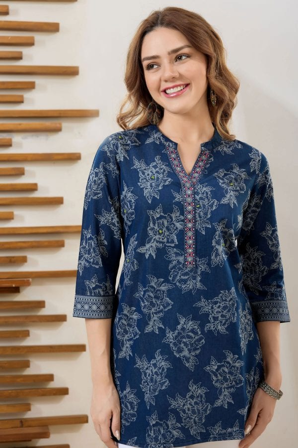 Denim Colour Wash Print Short Tunic with Thread Work – close-up